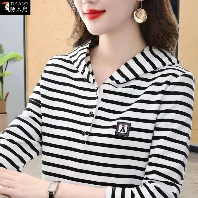 啄木鸟连帽T恤中年减龄长袖打底衫女2025年秋季新款条纹拼色上衣