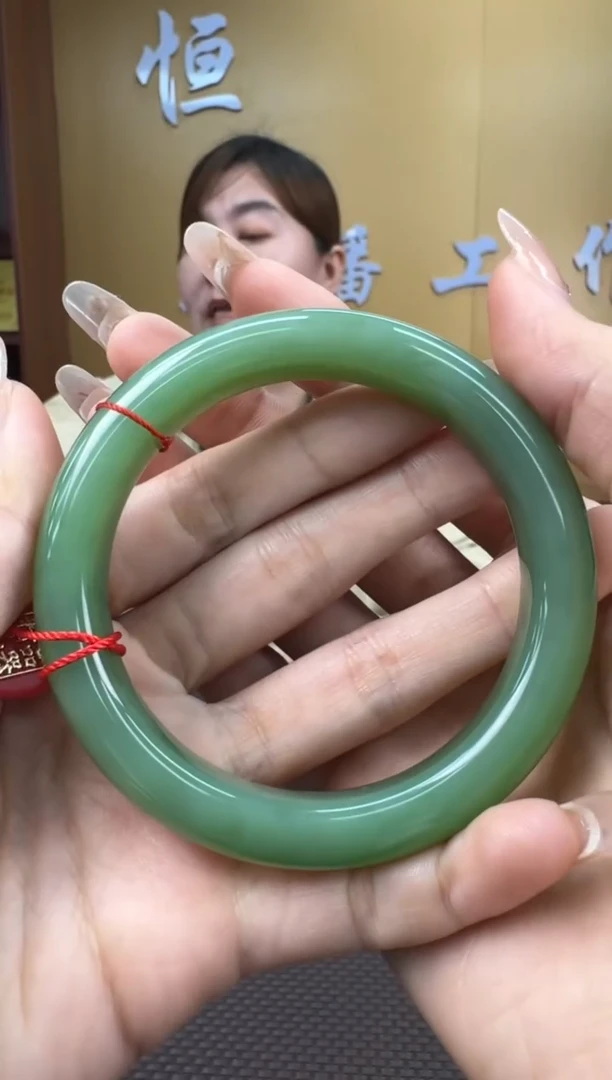 【闪购商品】和田玉手镯未镶嵌60