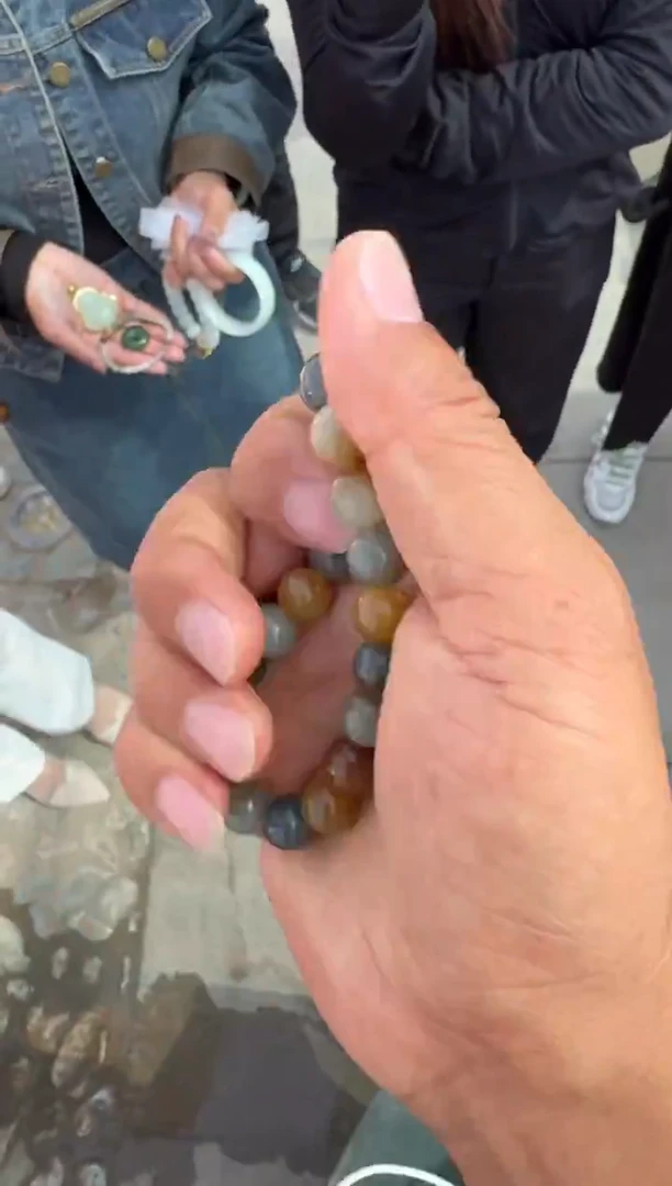 未镶嵌和田玉（糖玉）挂件和田玉