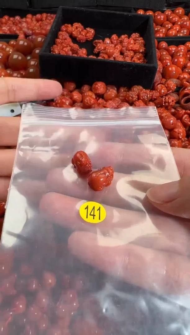 颈饰未镶嵌南红玛瑙1
