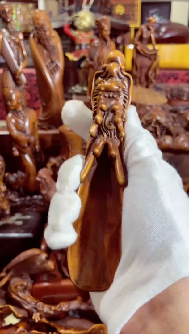 小叶黄杨茶铲龙头