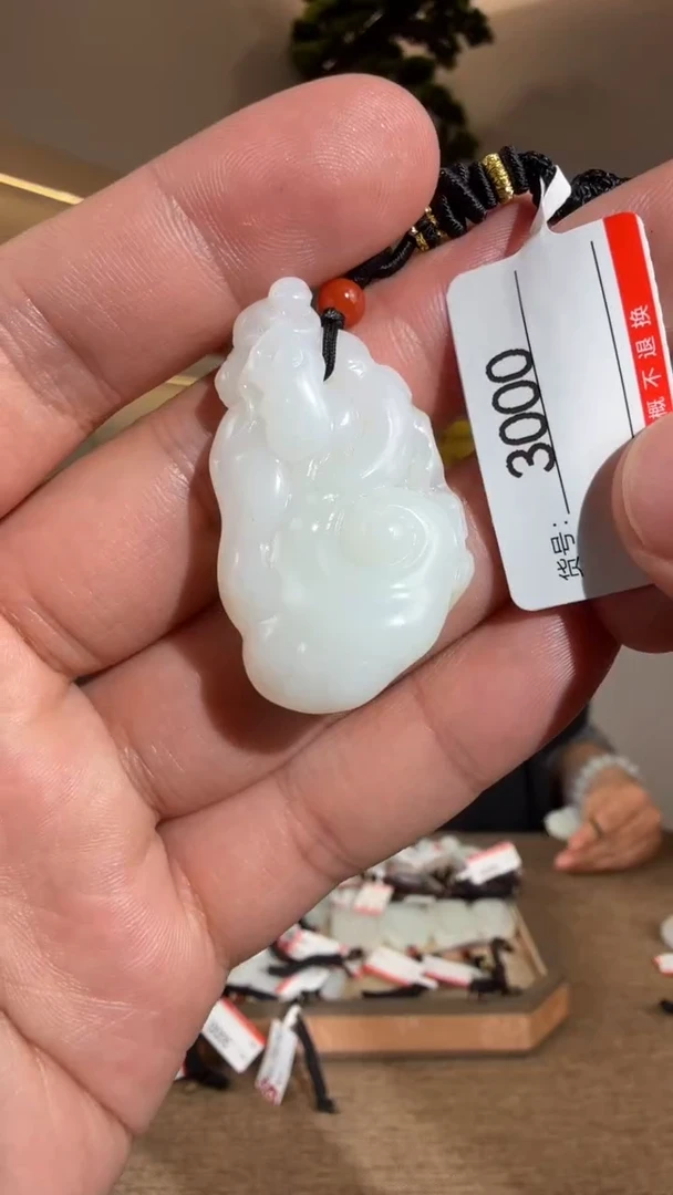 颈饰未镶嵌和田玉1