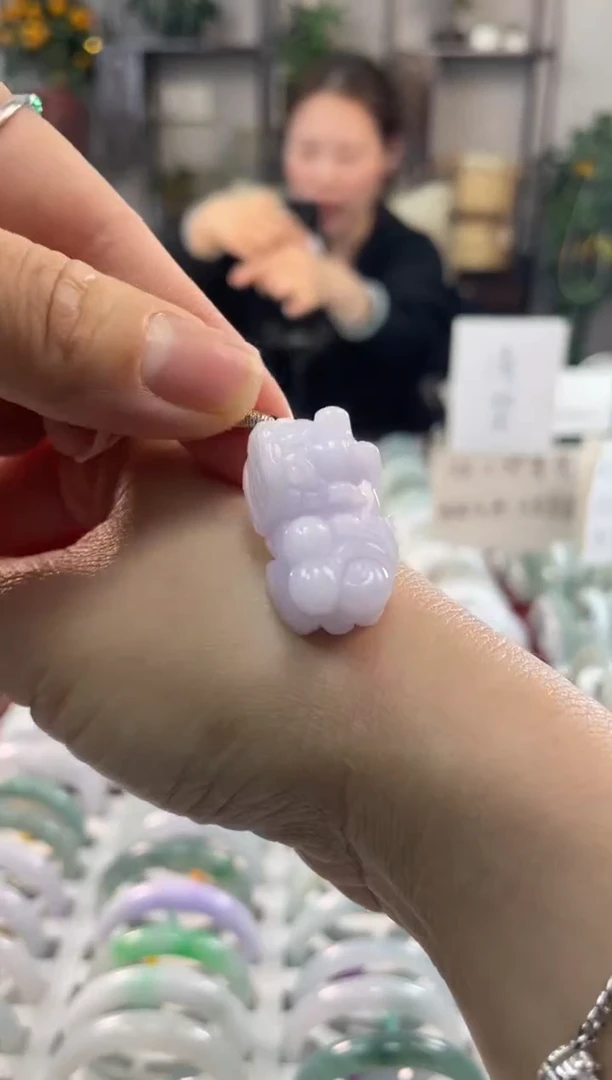 【闪购商品】翡翠吊坠(不含链)未镶嵌多样性发货 发一件