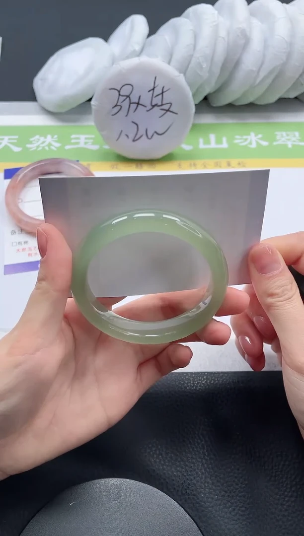 【闪购商品】石英质玉手镯未镶嵌A132-56+