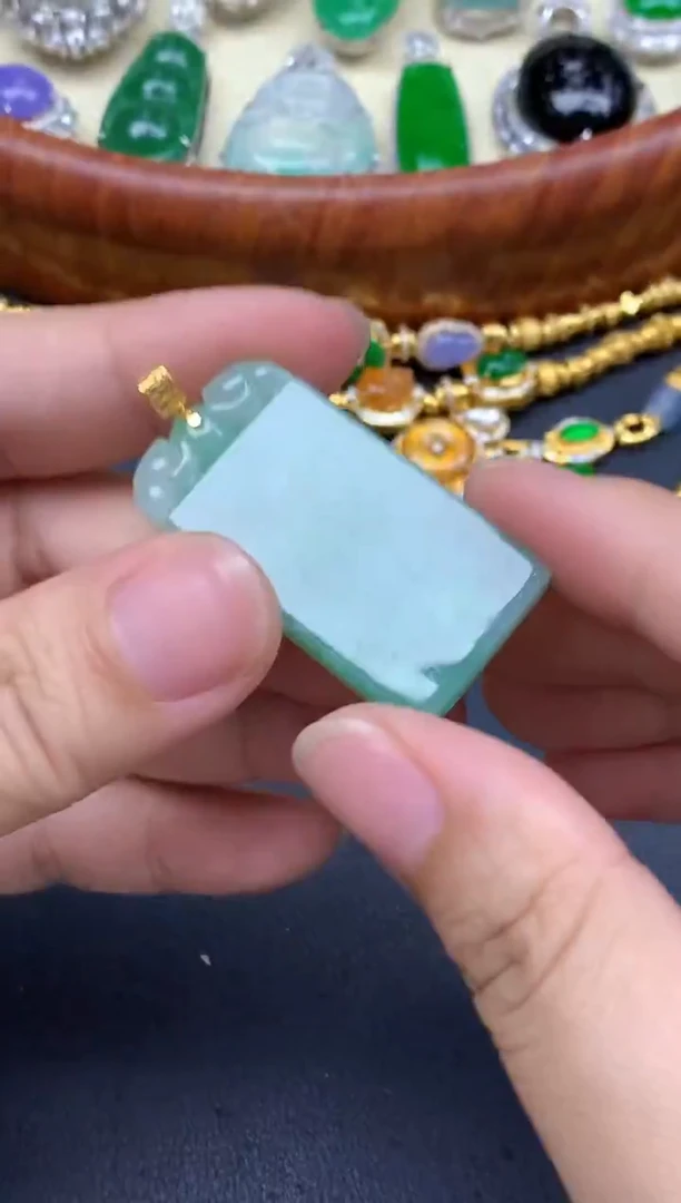 颈饰18K金镶嵌翡翠302-中国好珍宝