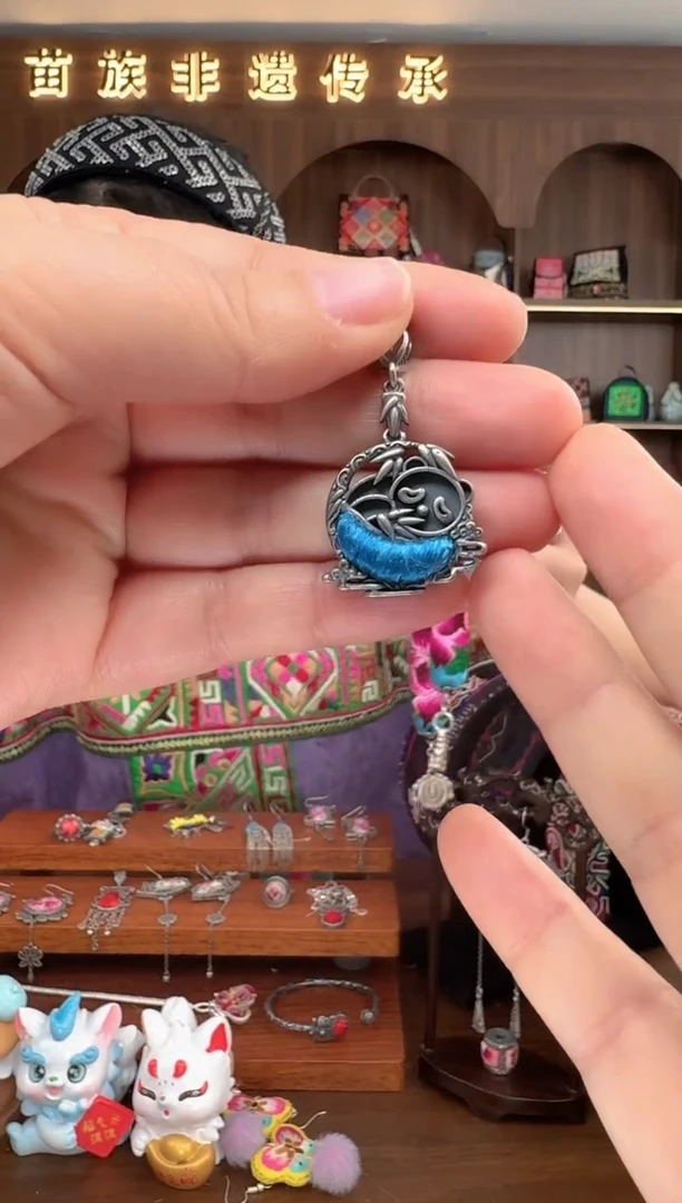 【闪购商品】织绣扶光苗绣传承97