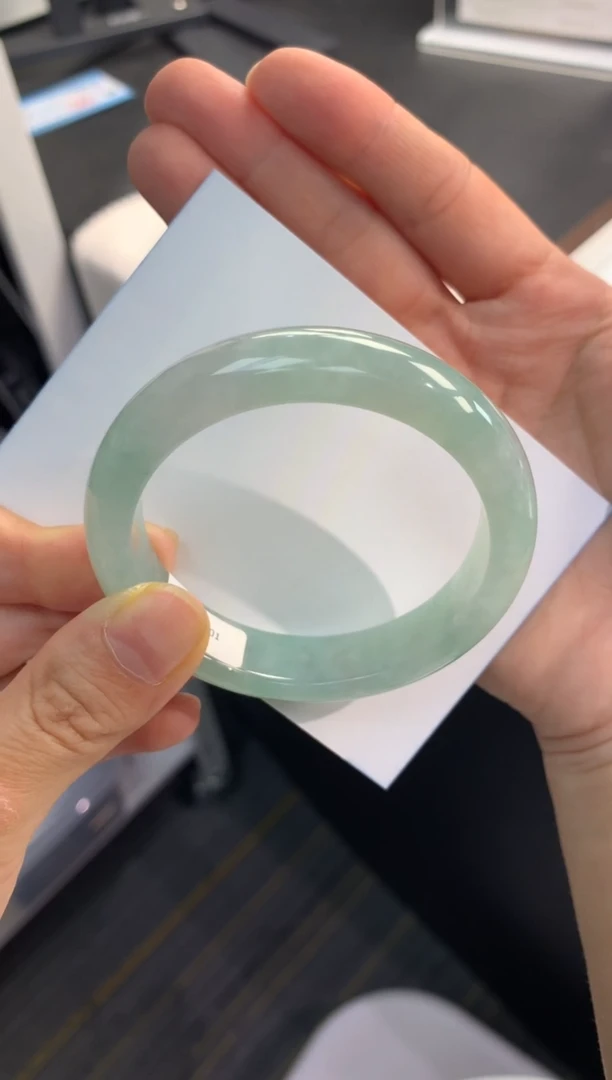 【闪购商品】翡翠手镯未镶嵌........