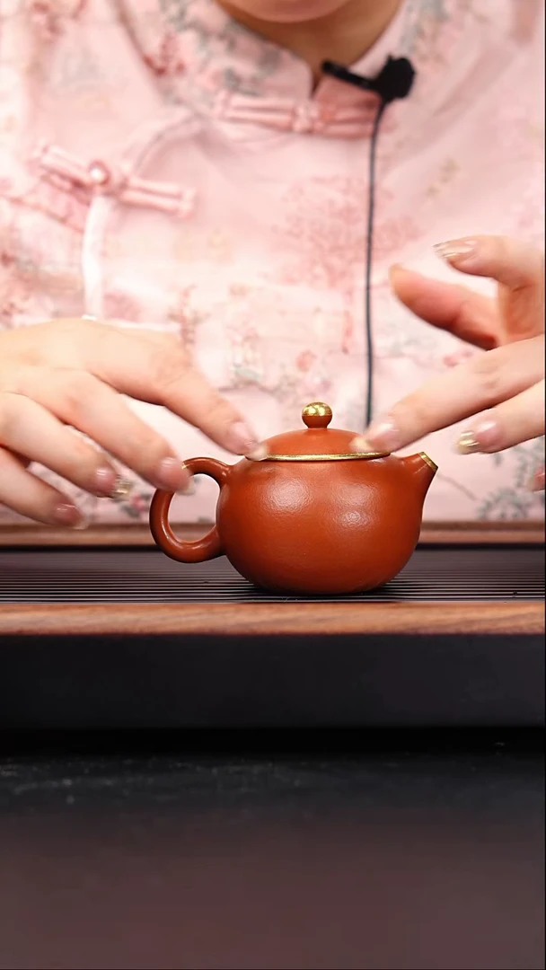 茶壶紫砂黄龙山朱泥西施描金160cc鲍煜