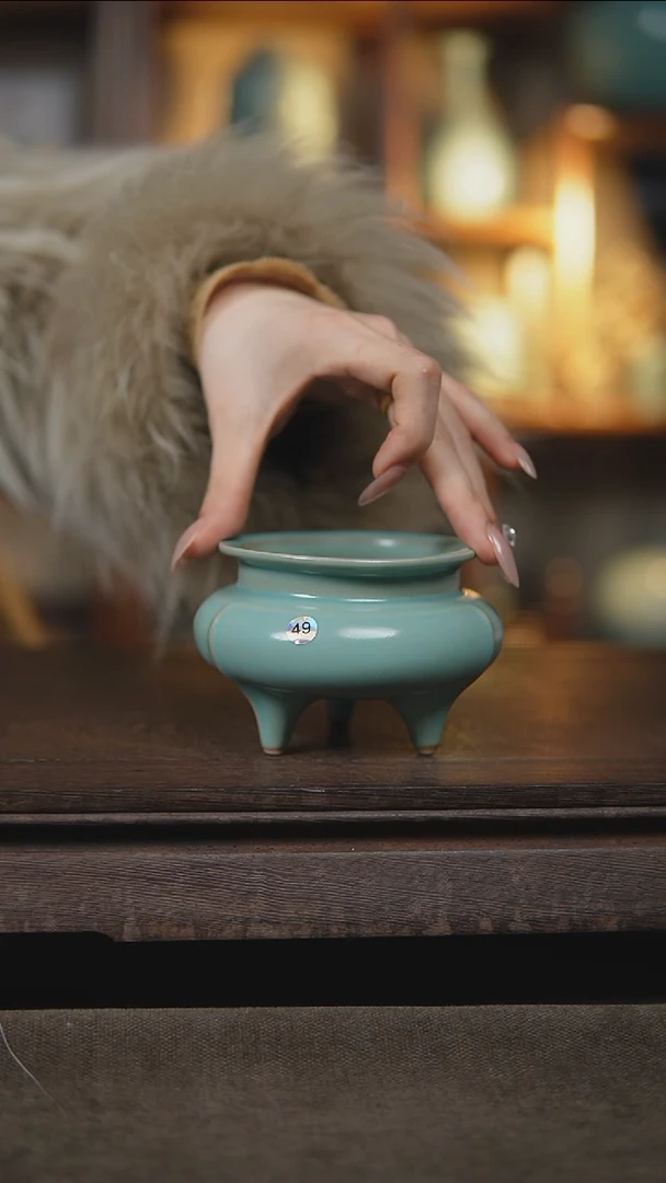 【闪购商品】杯仿古天青三足立式炉大瑕49