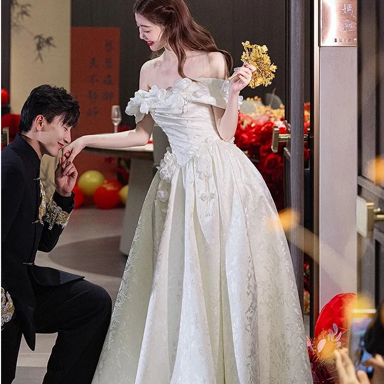 艾诗霓《千金》订婚敬酒晚礼服春季新款法式轻奢小众回门生日裙冬