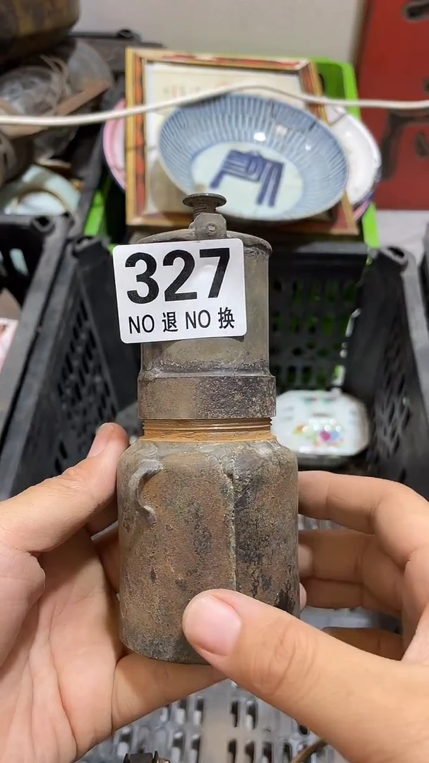 霓****晚所拍商品均为残品，付款表示默认，不退不换，看好下单，