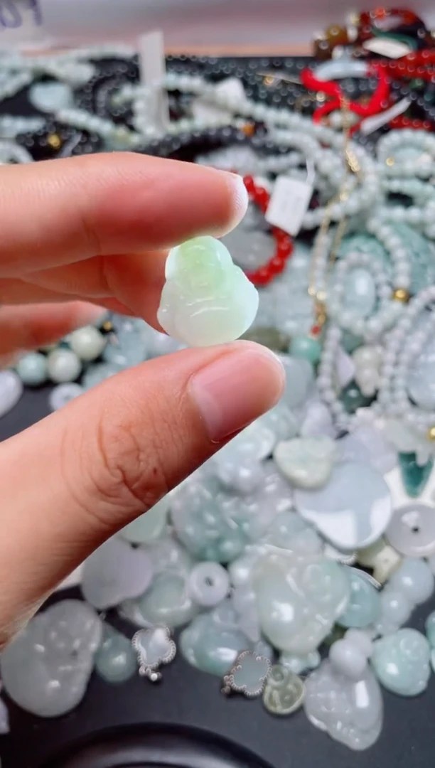 翡翠未镶嵌颈饰265