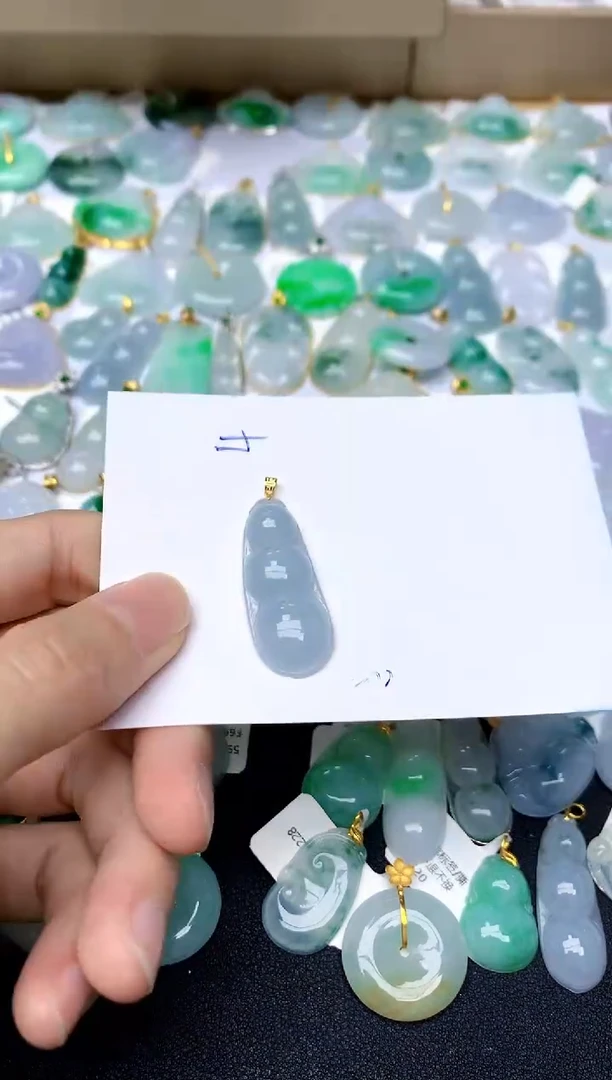 【闪购商品】翡翠颈饰18K金镶嵌4天然A货翡翠