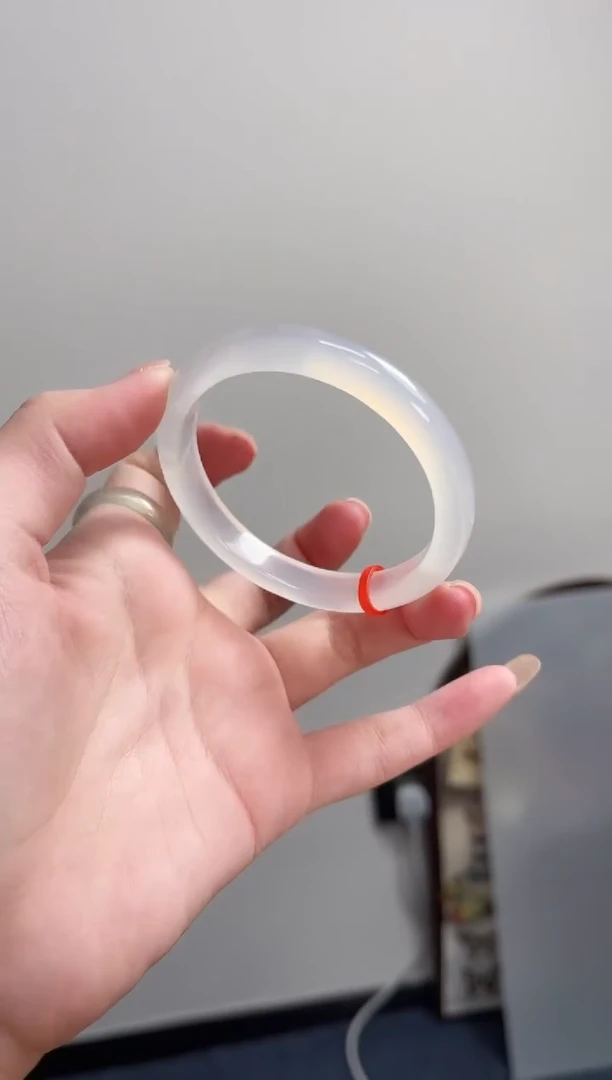 玛瑙/玉髓手镯未镶嵌56-57圈 需要包容