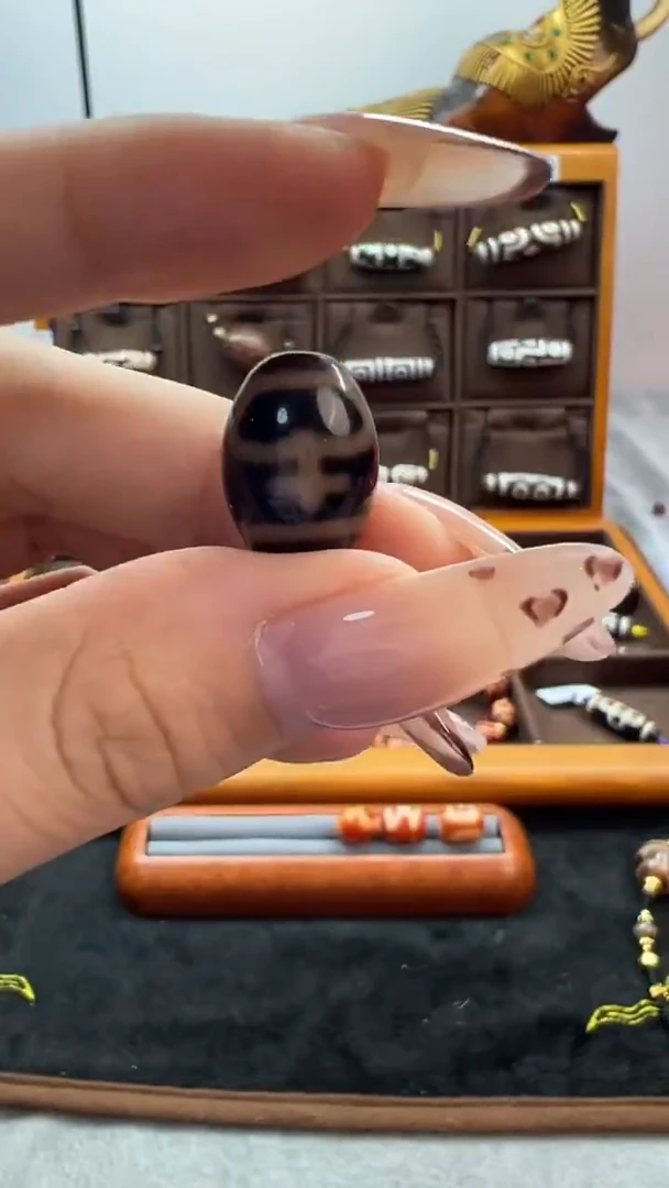 玛瑙/玉髓（覆膜）颈饰未镶嵌72微瑕随机发货