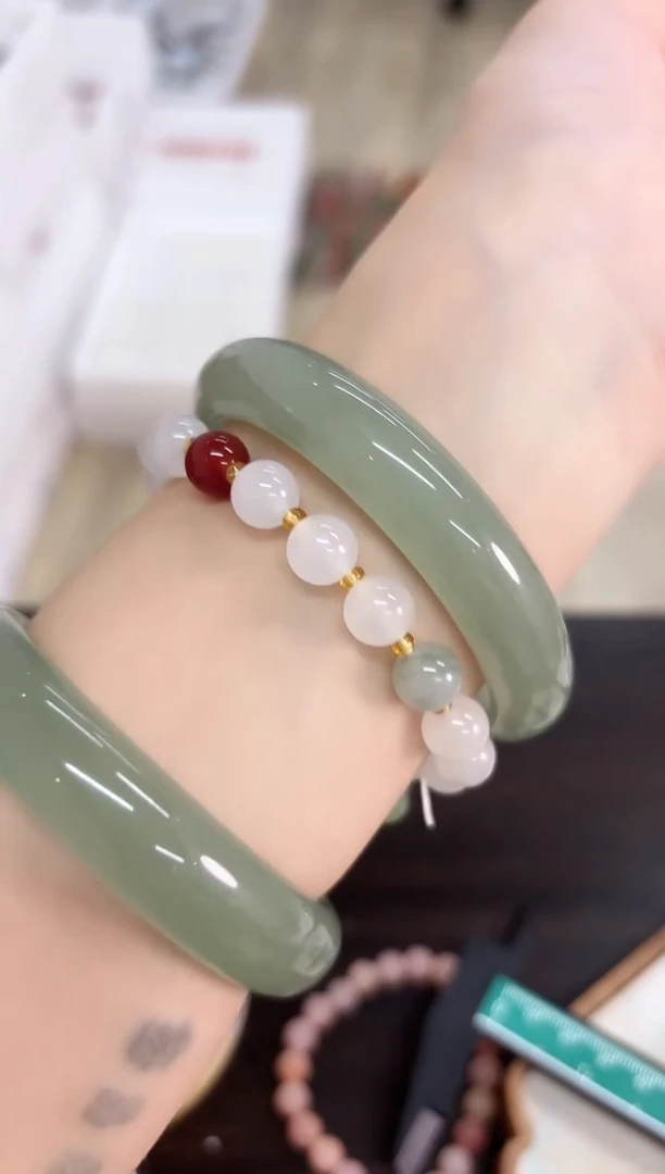 未镶嵌手镯石英质玉229-56D