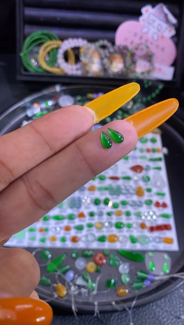 未镶嵌挂件翡翠水滴