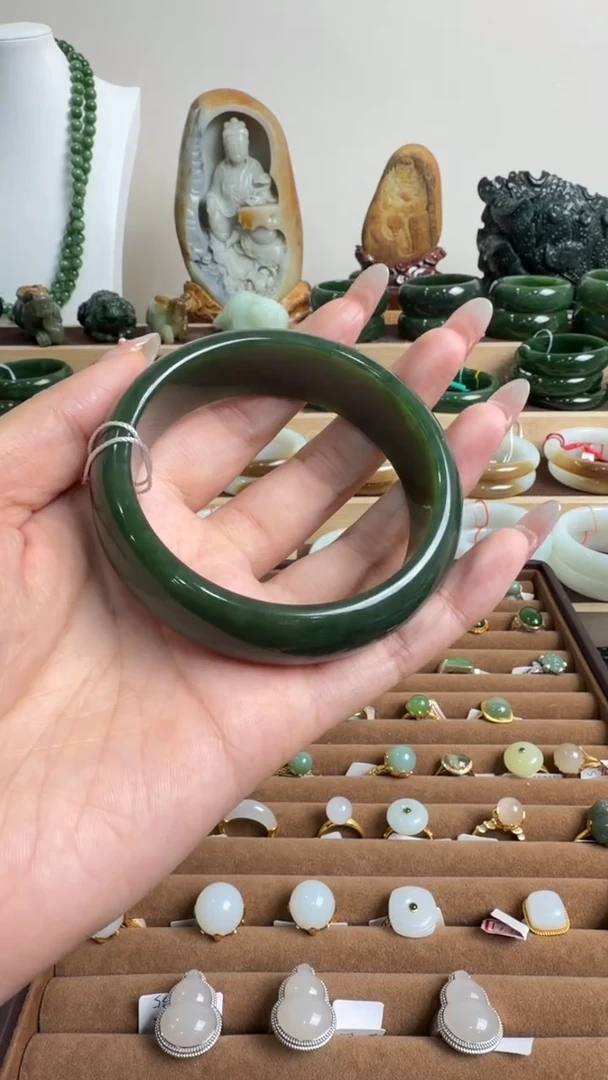 颈饰未镶嵌和田玉手镯61