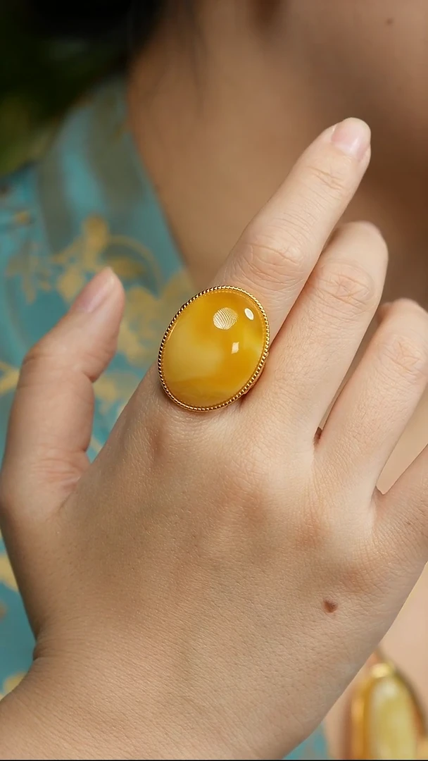 银S925镶嵌蜜蜡戒指爱心20*28