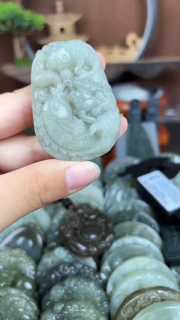 和田玉未镶嵌颈饰1