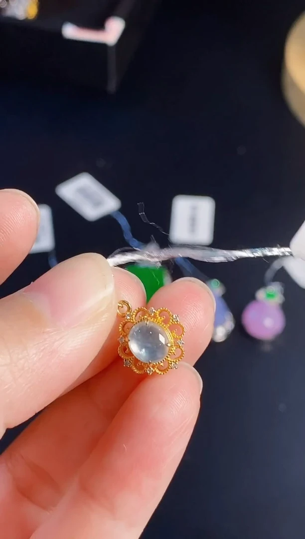 吊坠(不含链)18K金镶嵌翡翠121