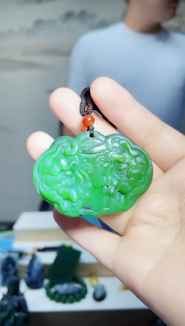 和田玉未镶嵌颈饰1