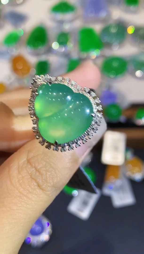 翡翠戒指18K金镶嵌LSR多样性发其一