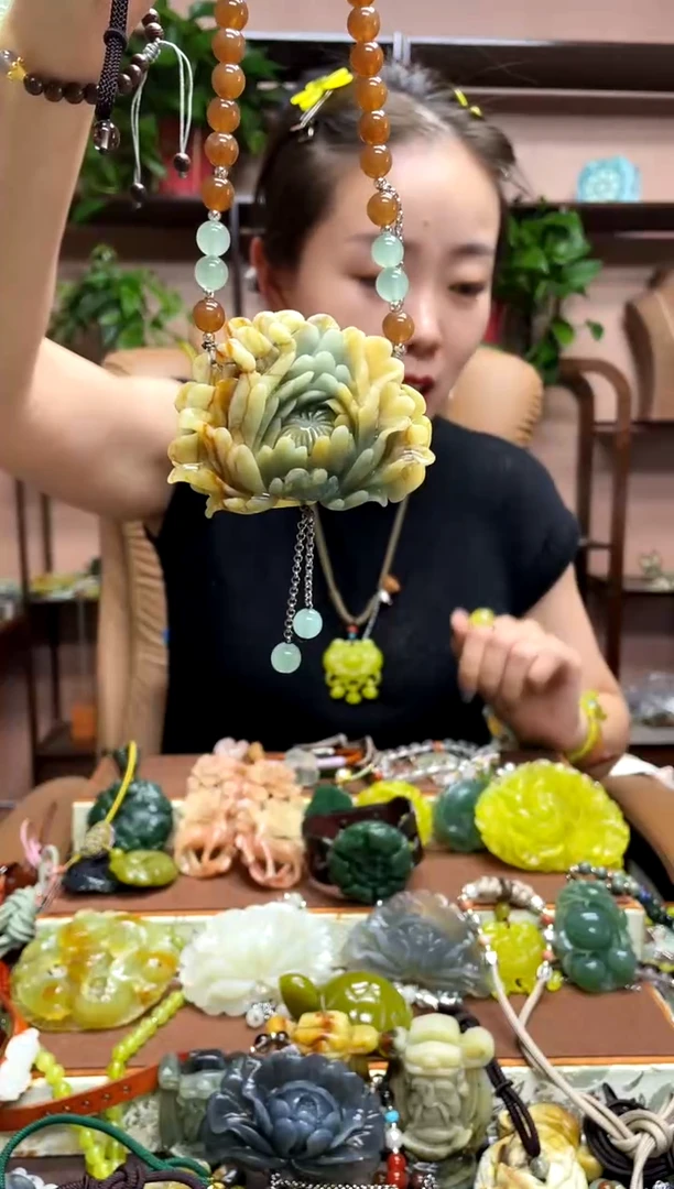未镶嵌岫玉吊坠·