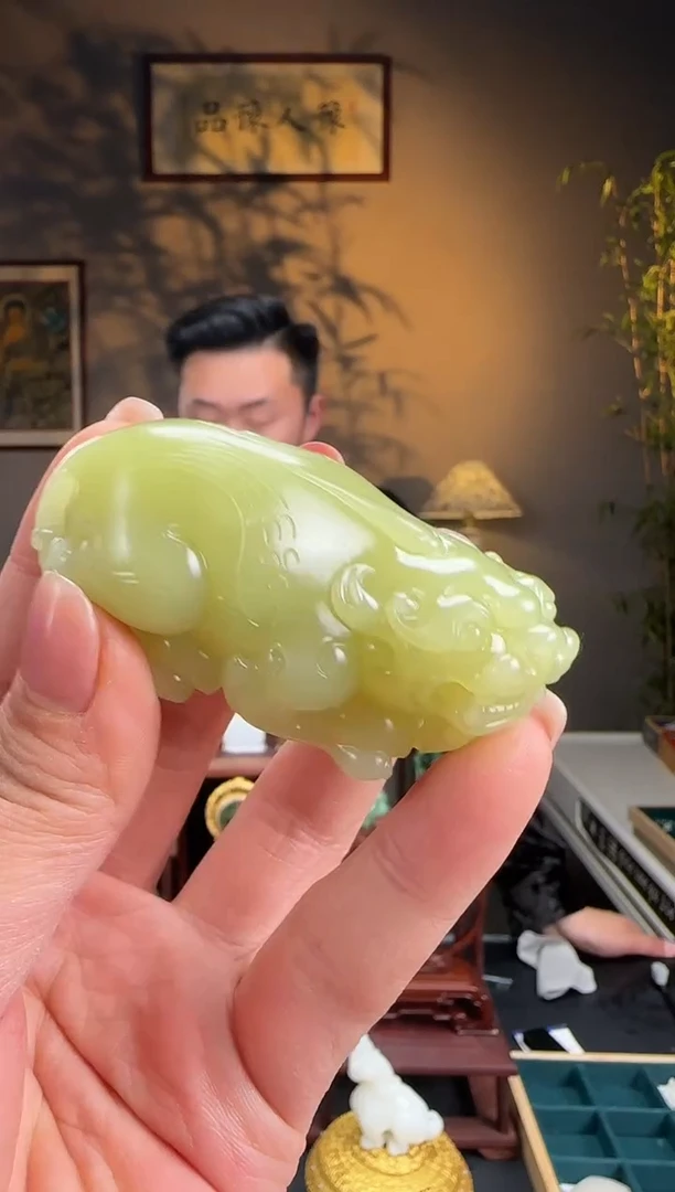 未镶嵌和田玉把件l179黄口大貔貅