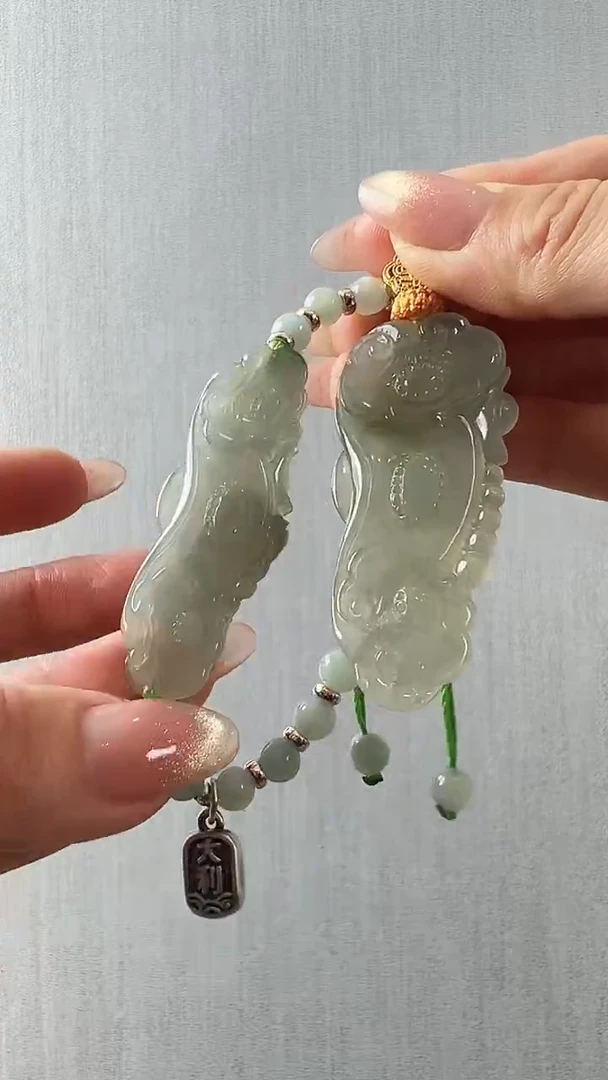 颈饰未镶嵌翡翠如意手牌