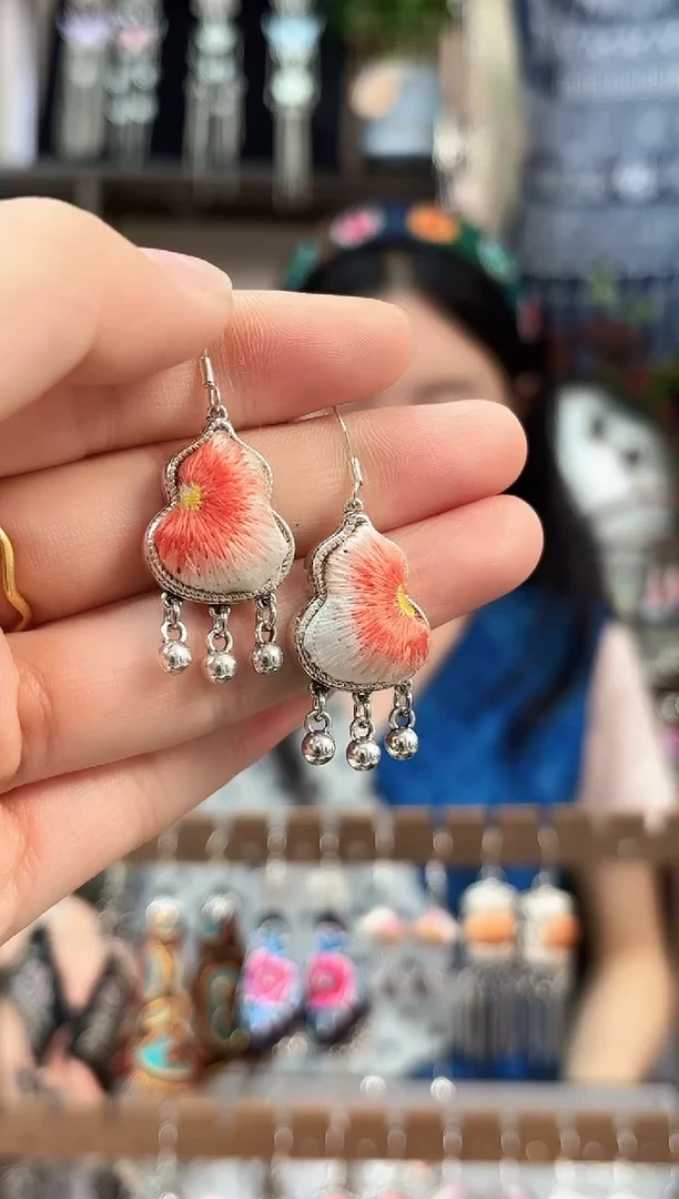 织绣民族风非遗老绣饰品530