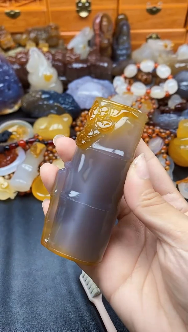 未镶嵌1玛瑙/玉髓小**卡ll