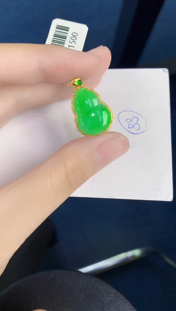 翡翠18K金镶嵌颈饰天然翡翠缅甸A货