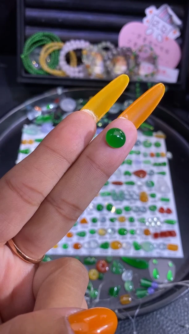 未镶嵌挂件翡翠蛋