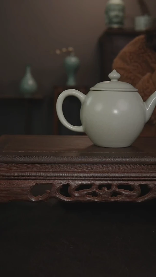 摆件瓷王国奇手工月白官帽壶 手签