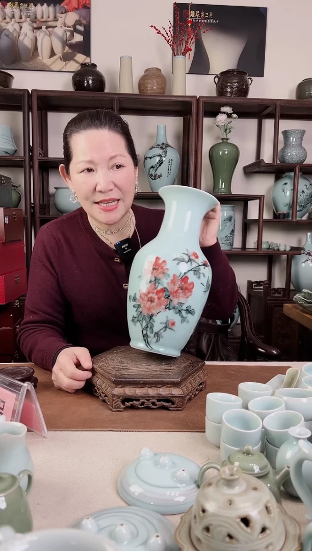 【闪购商品】杯釉中彩 牡丹画 观音瓶B