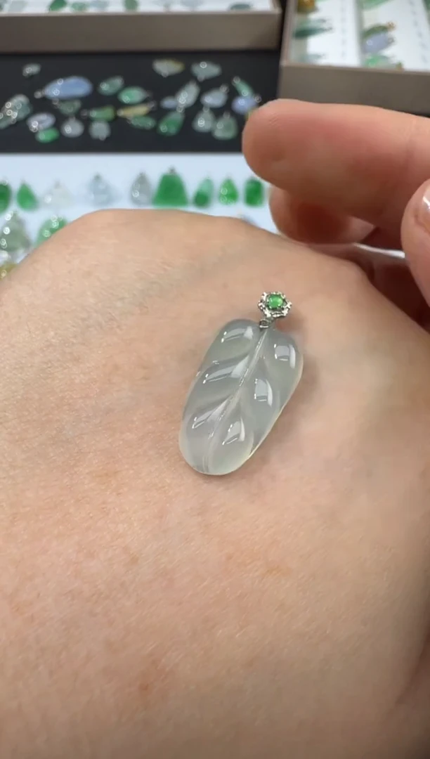 翡翠18K金镶嵌颈饰S0528-S1501-5