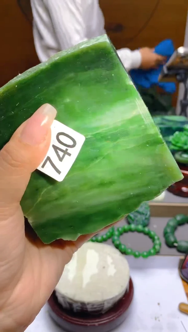 和田玉（碧玉）未镶嵌珠宝半成品1