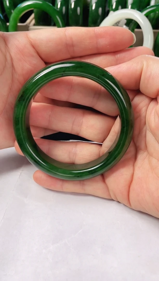 和田玉（碧玉）手镯未镶嵌碧玉手镯