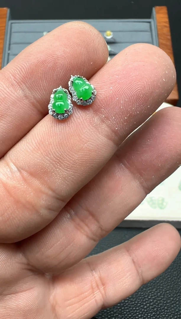 银S925镶嵌翡翠耳饰?****线50号链接 耳钉葫芦