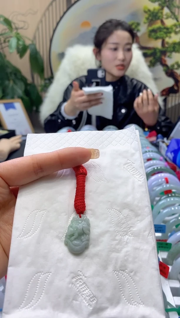 【闪购商品】翡翠颈饰未镶嵌99913191