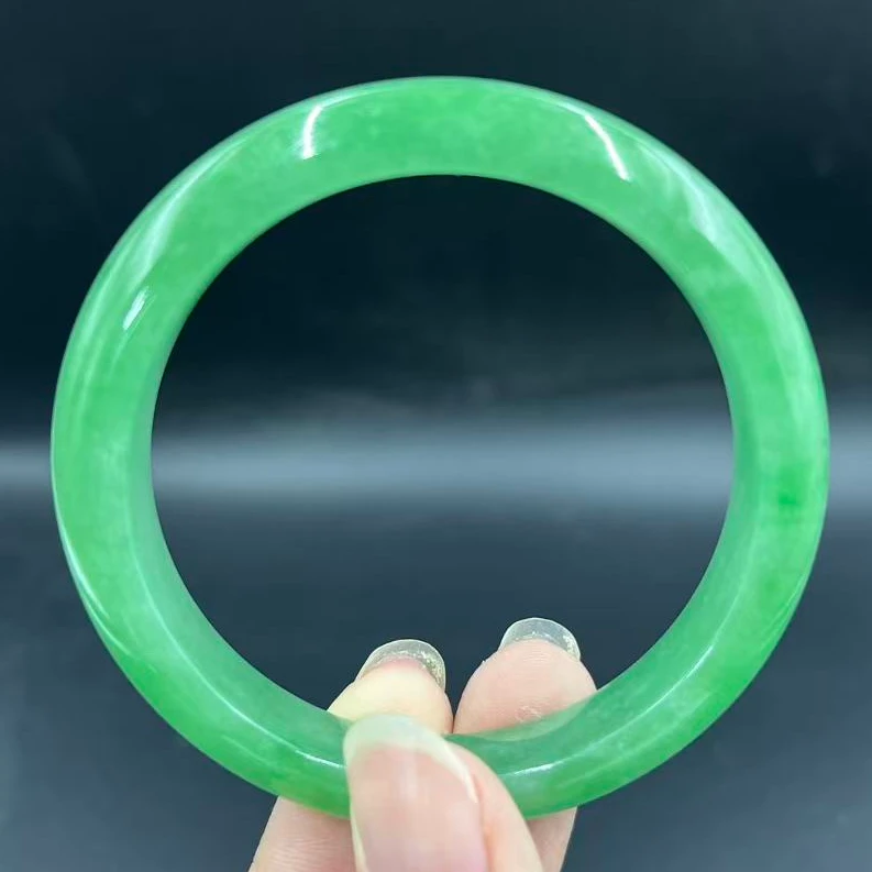 时尚冰透测量圆条冰阳绿美人镯平安镯飘绿时尚冰透测量圆条冰阳绿