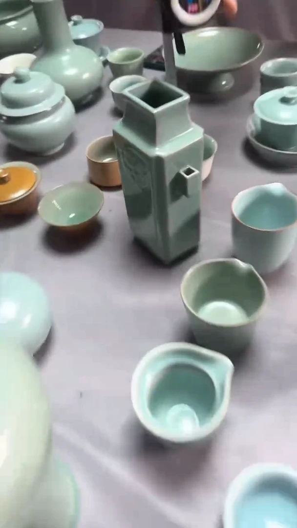 其他舞钢汝瓷 四方瓶