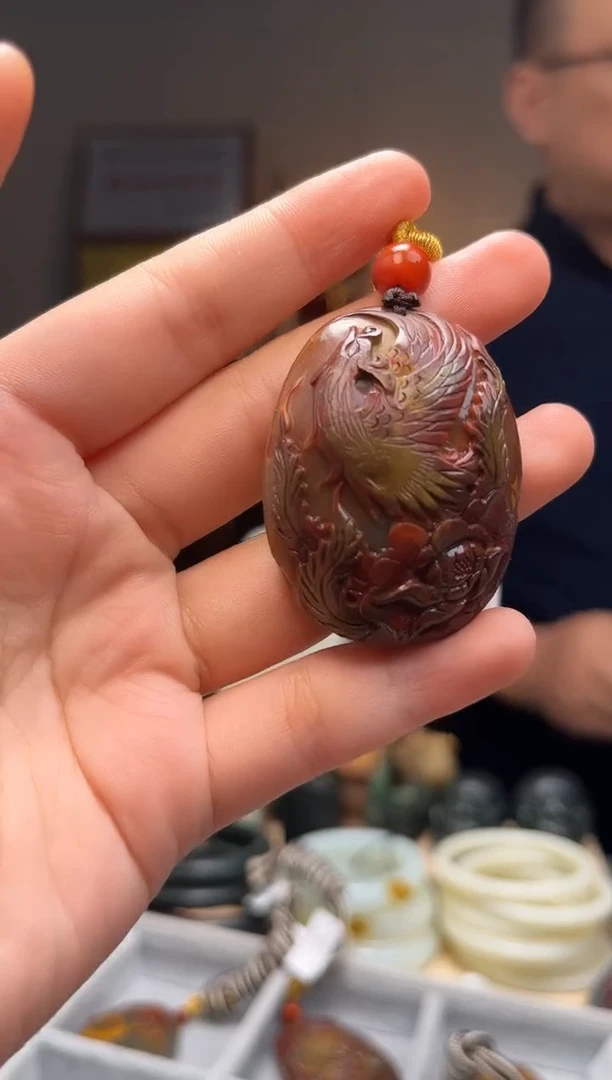 颈饰未镶嵌石英质玉吊坠