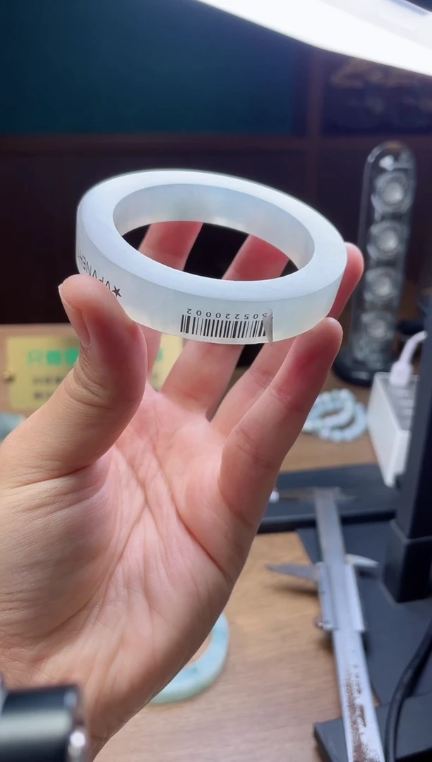 未镶嵌手镯定制翡翠静*定制