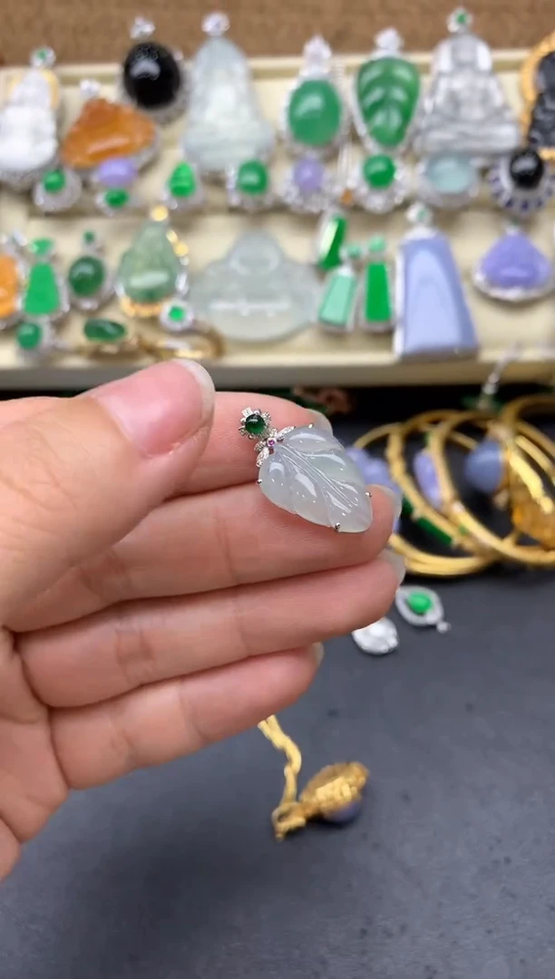 【闪购商品】翡翠颈饰18K金镶嵌97-中国好珍宝