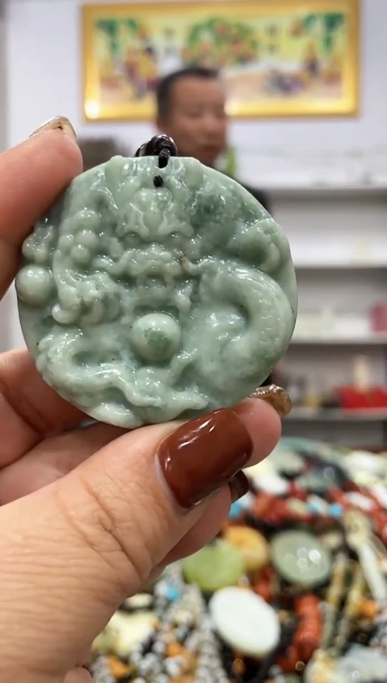 未镶嵌岫玉吊坠