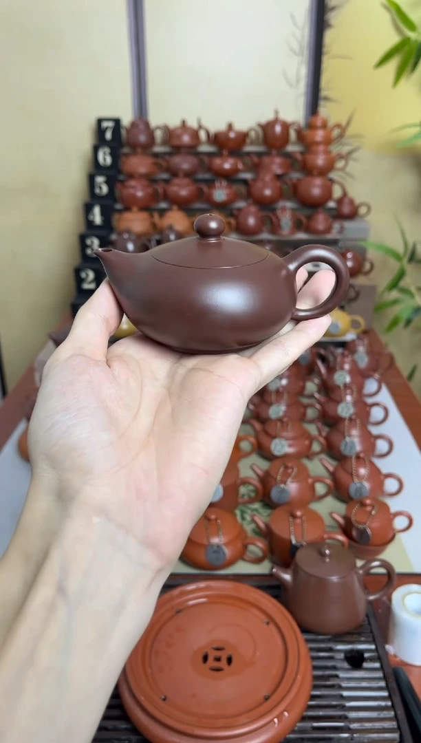 素*紫泥凤雏130cc带证书礼盒