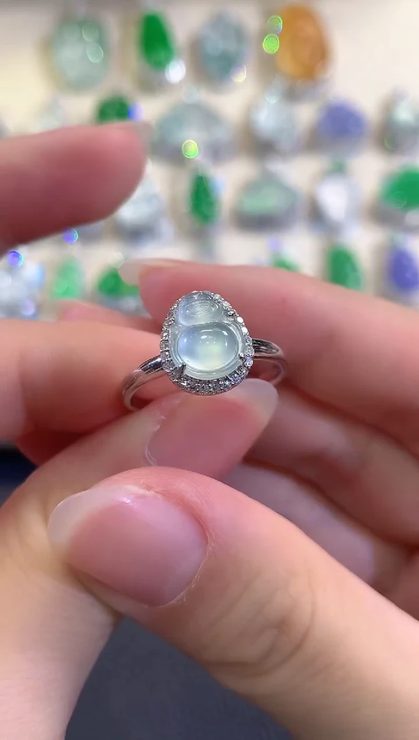 18K金镶嵌戒指翡翠b107