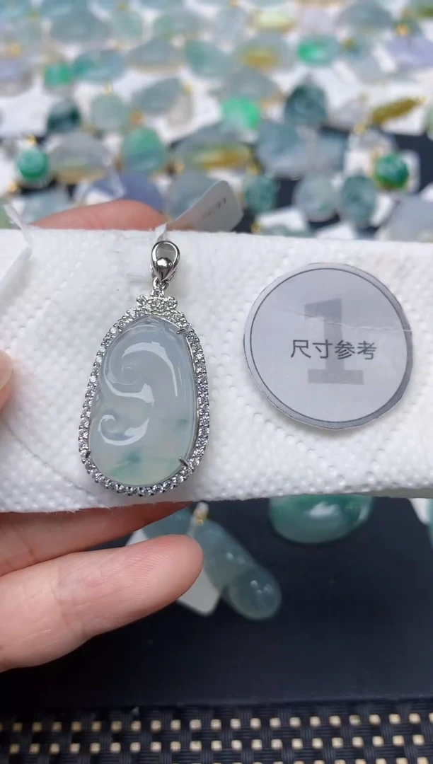 颈饰未镶嵌翡翠天然缅甸A货翡翠